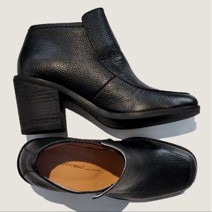 Intentionally Blank Leather Henry Boots Black 9